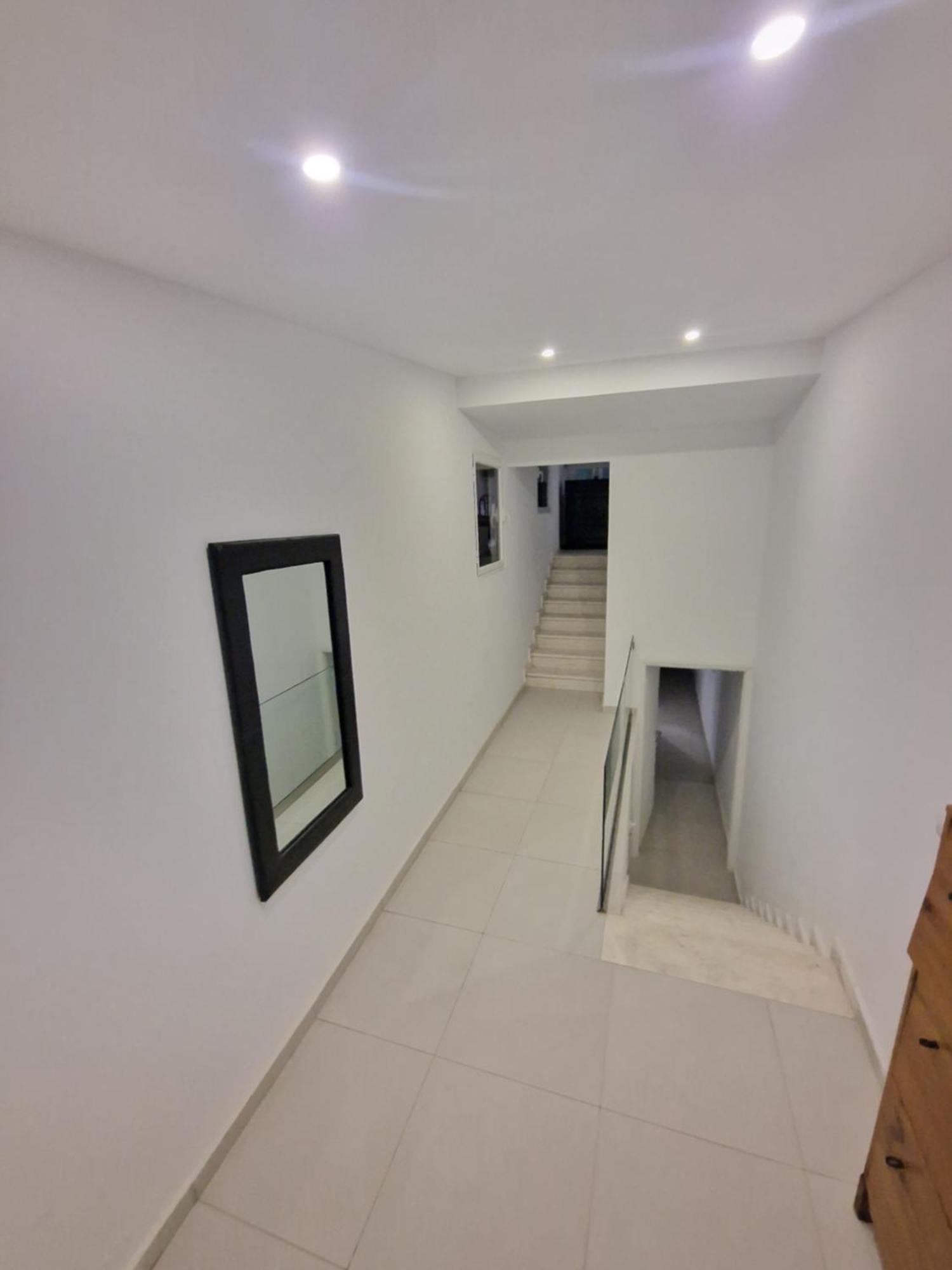Beachfront Apartment Sarande Bagian luar foto