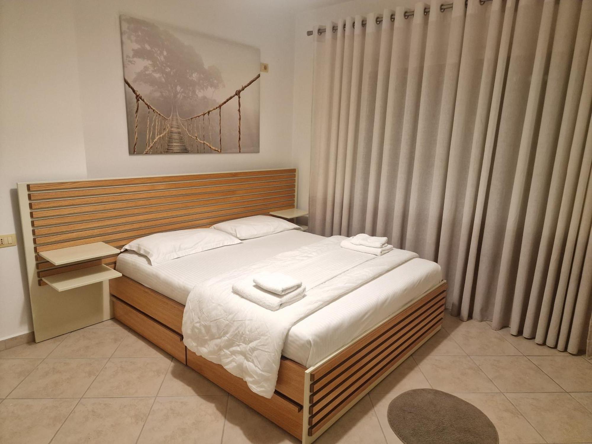 Beachfront Apartment Sarande Bagian luar foto